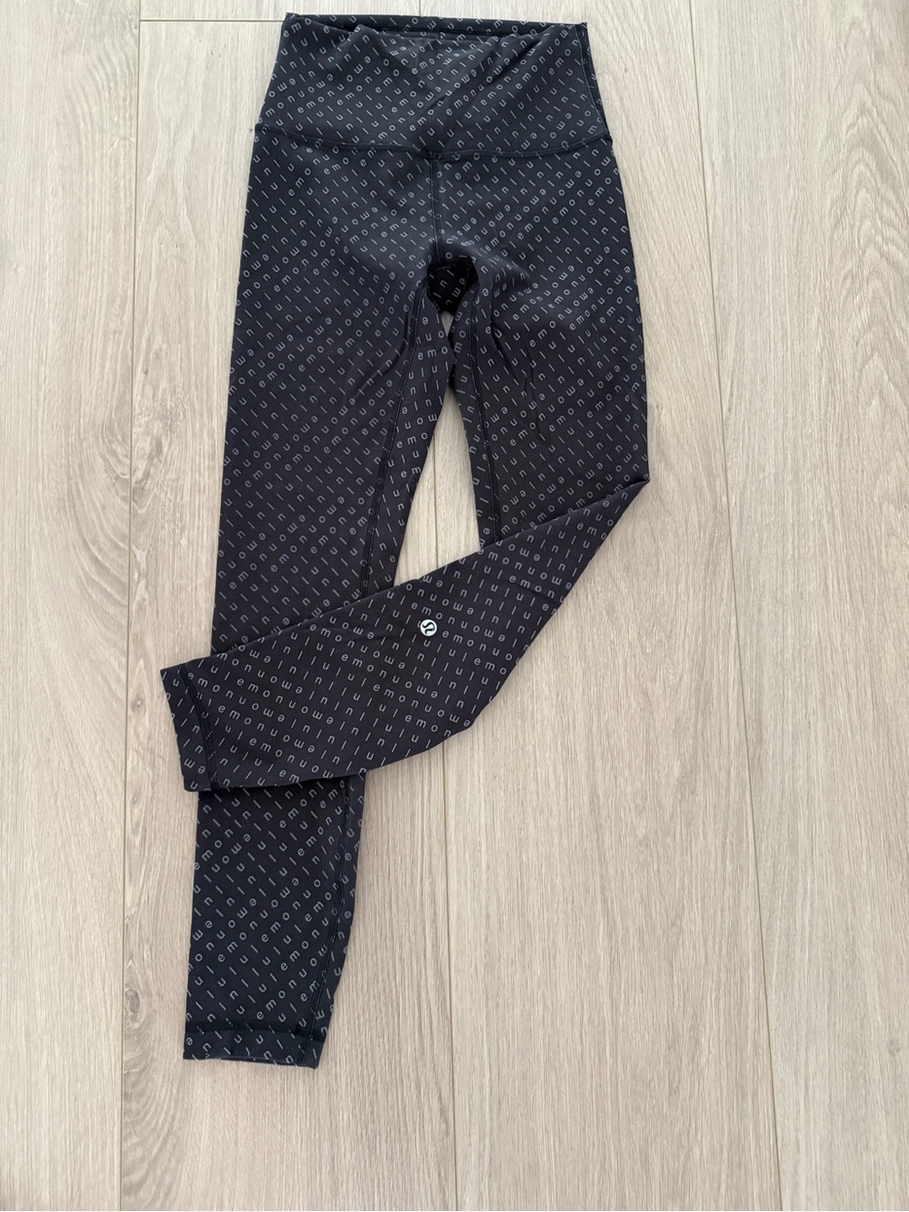 Lululemon Wunder Train High-Rise Tight 25"
Mirrorify Black Multi size 6 - Picture 2 of 7